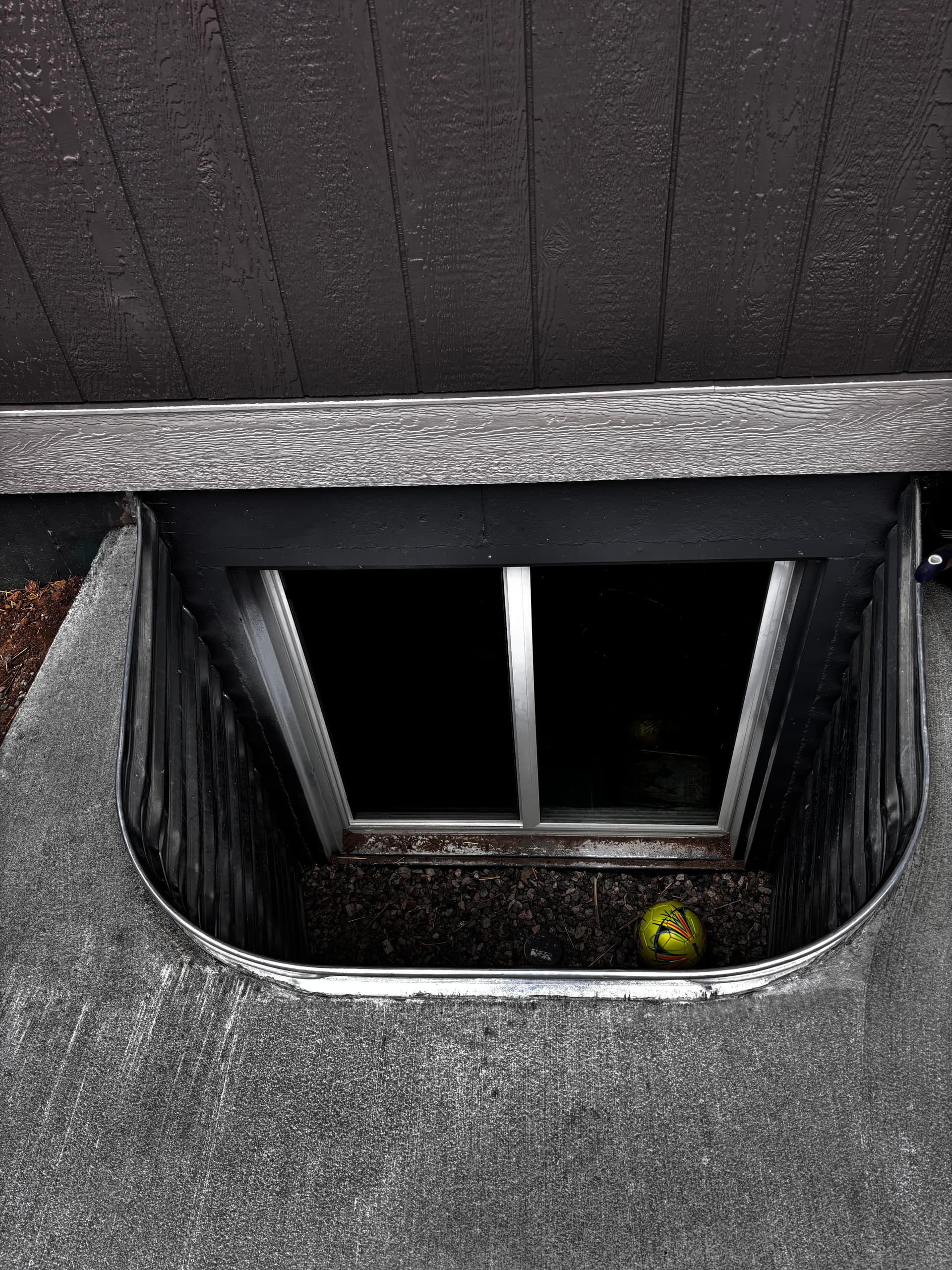 Gallery photos for Egress Window Wells Staircase Walkout and Full Exterior Finish: Image #2